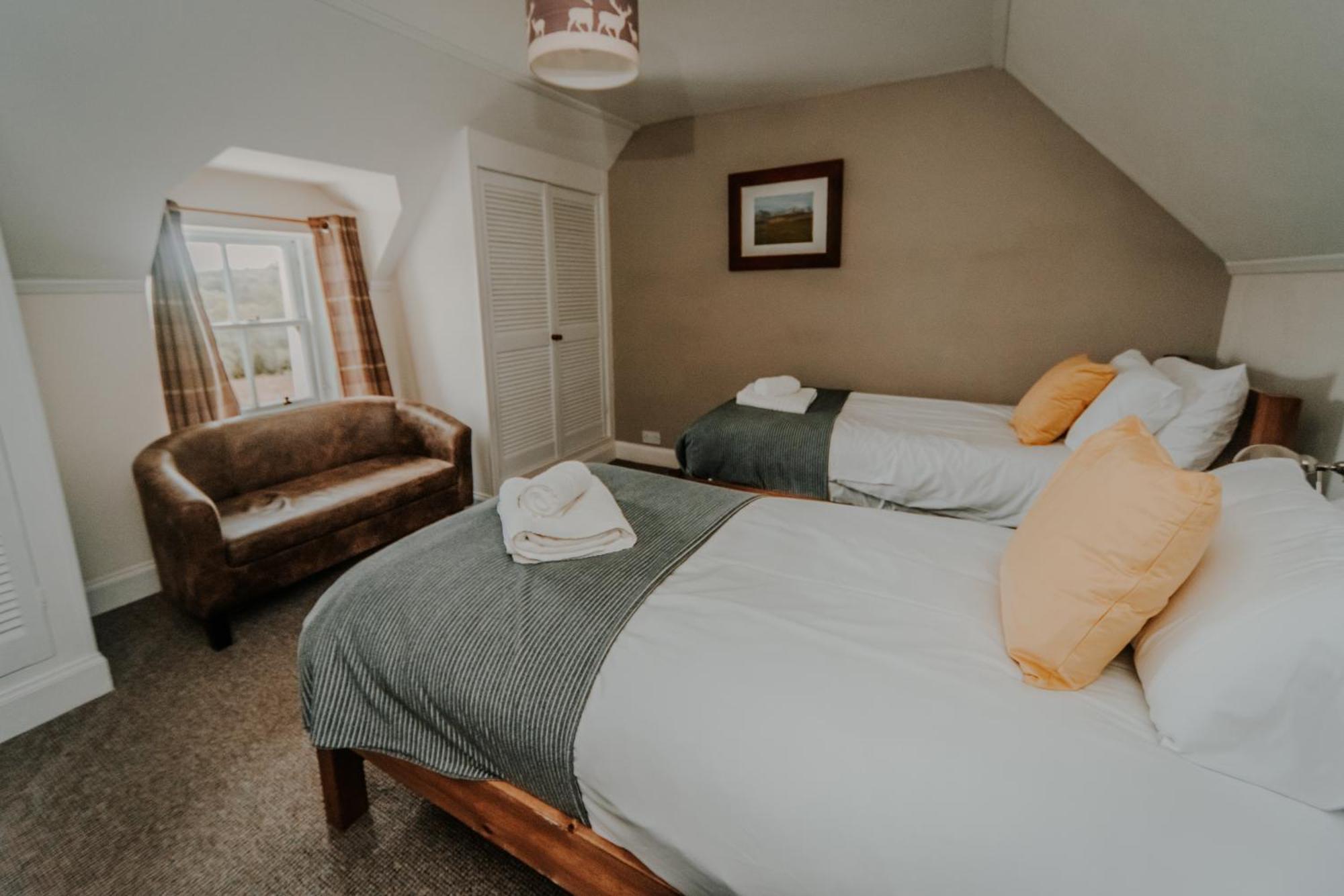 Old Kyle Farm - Stunning Views - 2 Mins From Skye Bridge Villa Кайлакин Екстериор снимка