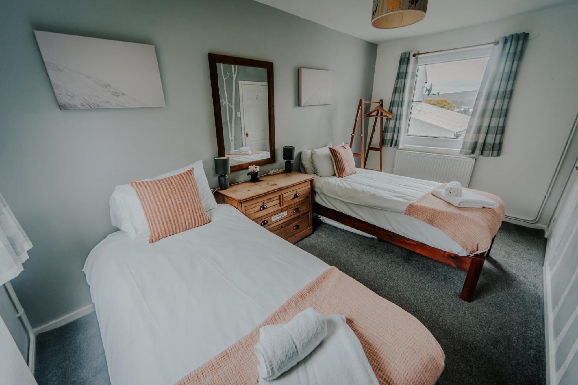 Old Kyle Farm - Stunning Views - 2 Mins From Skye Bridge Villa Кайлакин Екстериор снимка
