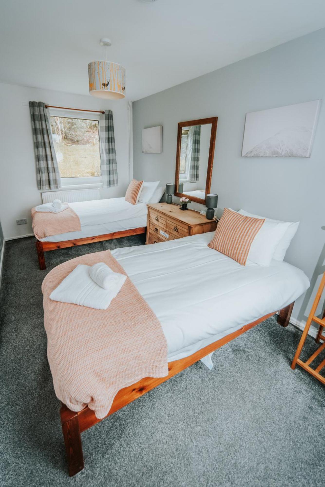 Old Kyle Farm - Stunning Views - 2 Mins From Skye Bridge Villa Кайлакин Екстериор снимка